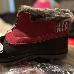 Propet ankle snow/rain boots.